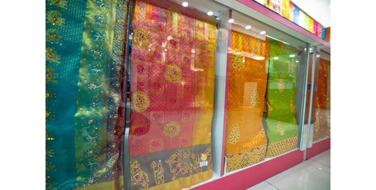 How to store and maintain silk saree?